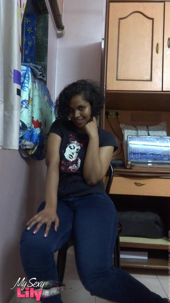 Young Nude Mumbai Girl Horny Lily