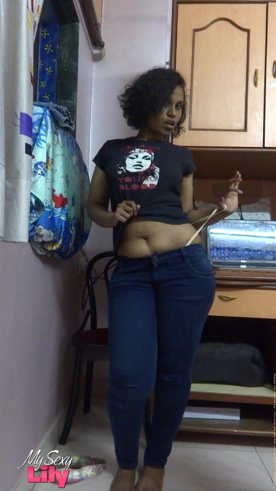 Young Nude Mumbai Girl Horny Lily