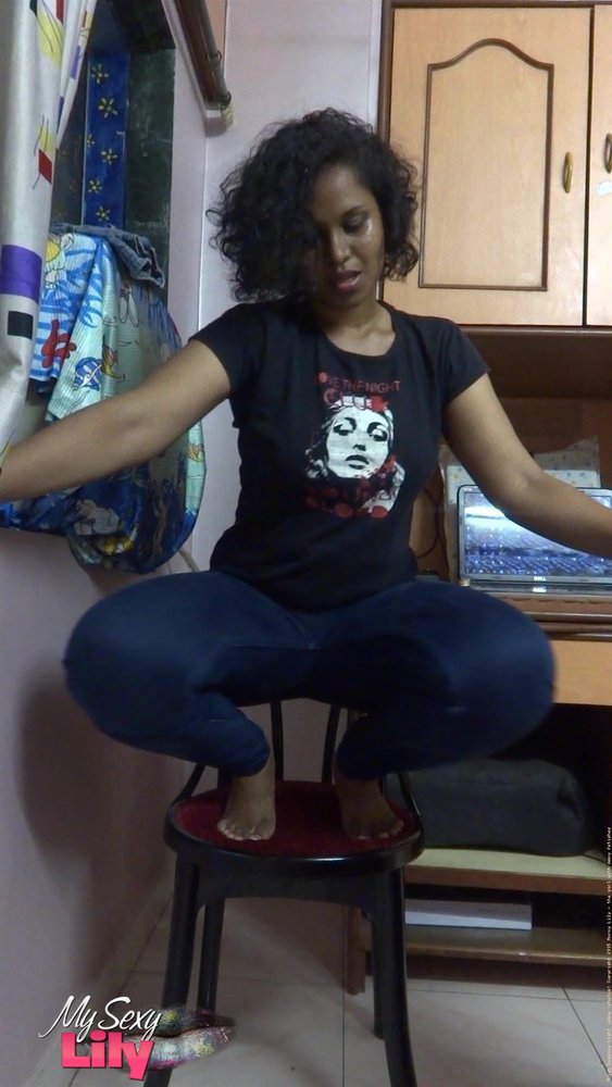 Young Nude Mumbai Girl Horny Lily