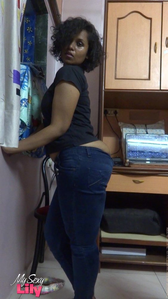Young Nude Mumbai Girl Horny Lily