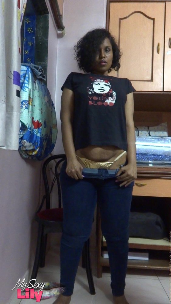 Young Nude Mumbai Girl Horny Lily