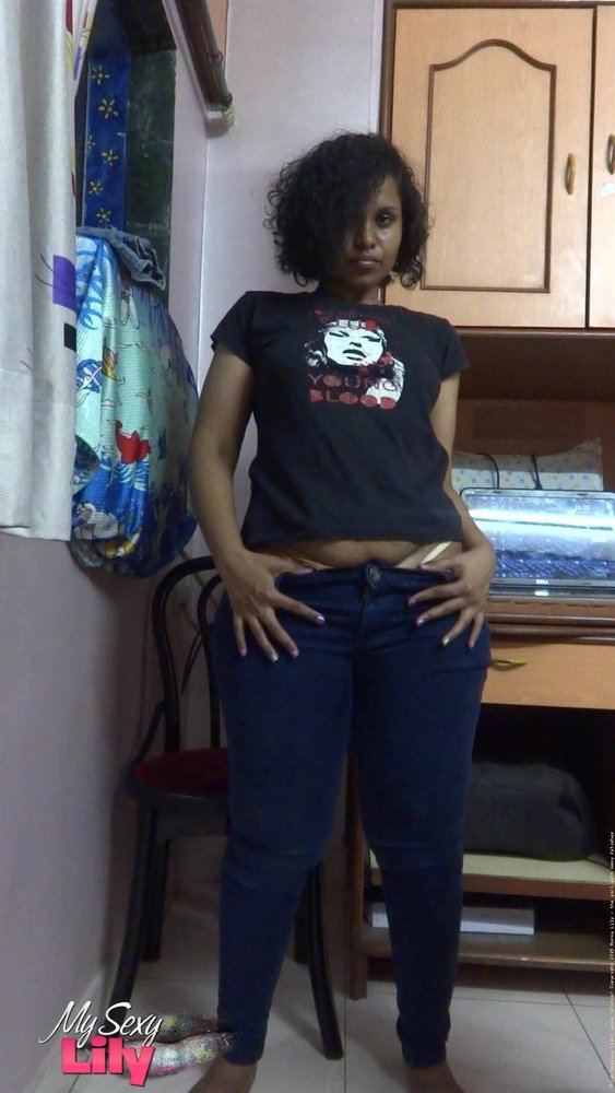 Young Nude Mumbai Girl Horny Lily