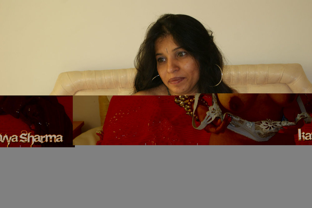 Indian Babe Sari Secret Porn Photos