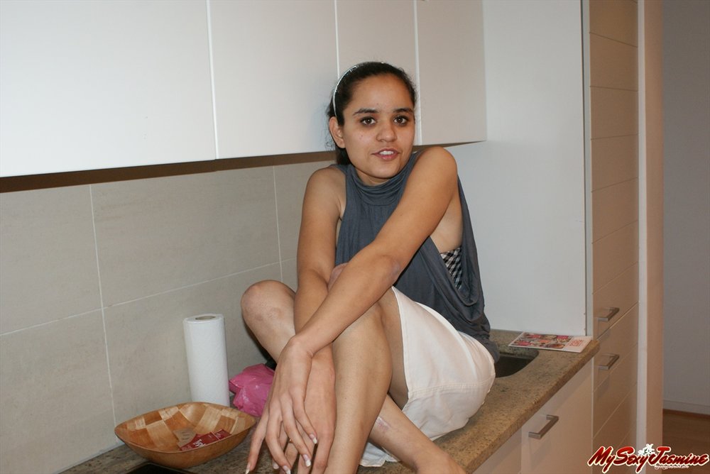 Horny Indian Babe Wet Desi Pussy Exposed