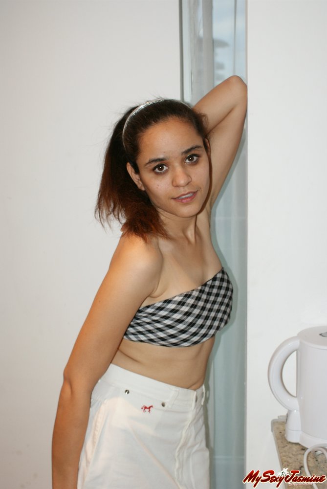 Horny Indian Babe Wet Desi Pussy Exposed