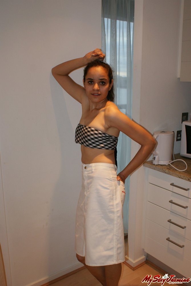 Horny Indian Babe Wet Desi Pussy Exposed