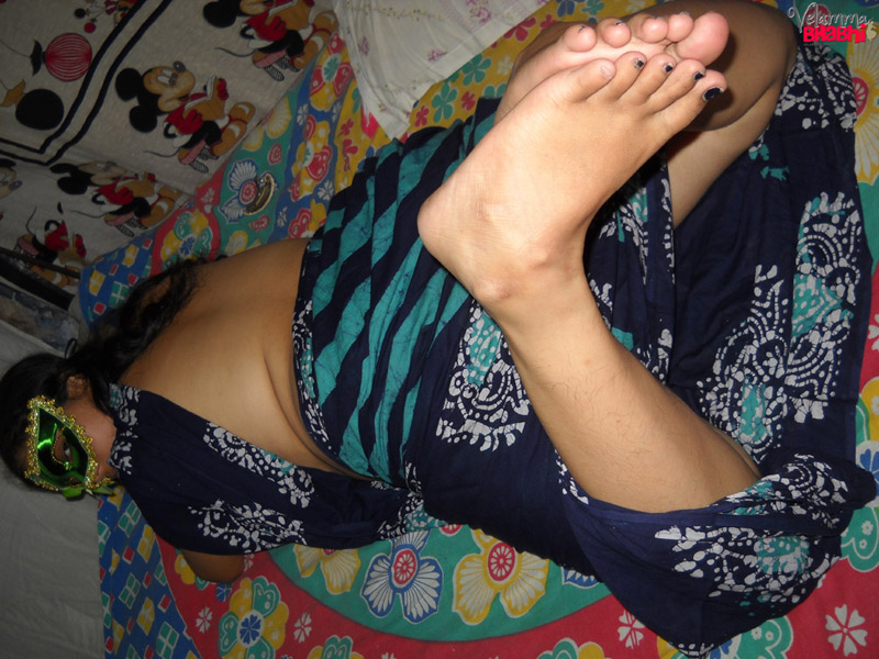 Velamma Doodhwali Nude Indian Aunty Pics