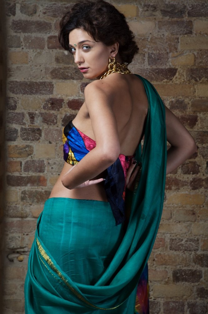 Indian Sexy Babe Namrita Green Sari Show