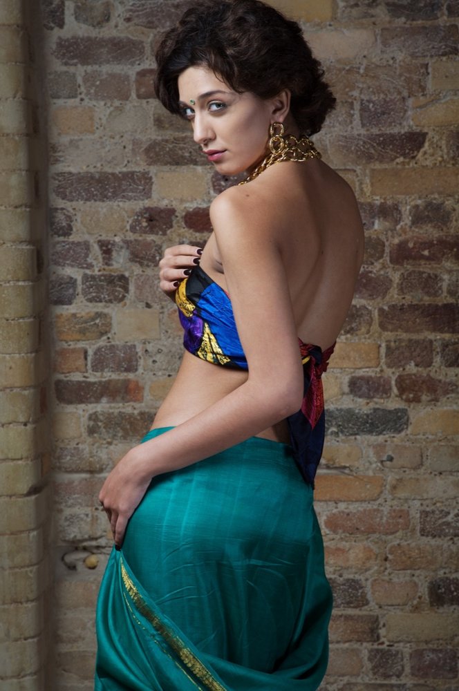 Indian Sexy Babe Namrita Green Sari Show