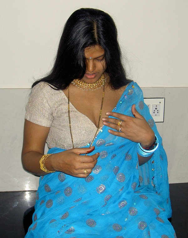 Indian Wife Aprita Honeymoon Sex Pictures