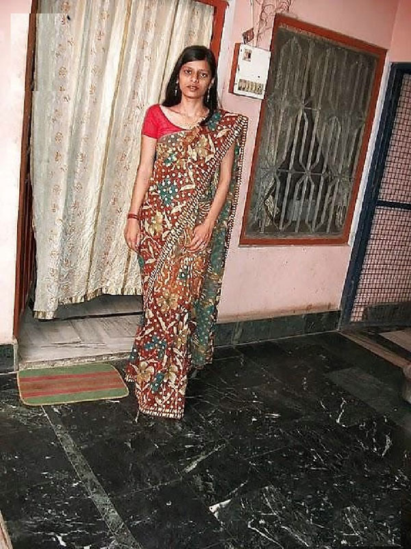 Shy Indian Sarita Bhabhi Nude Pics Leaked