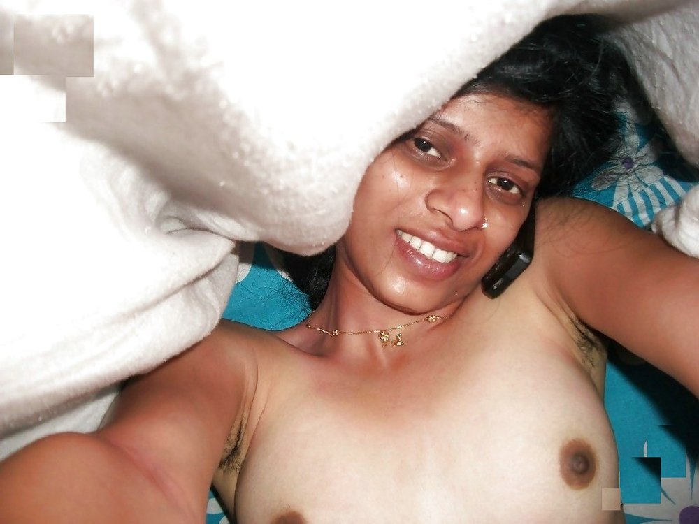 Shy Indian Sarita Bhabhi Nude Pics Leaked