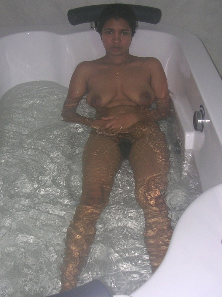 Indian Wife Blowjob Shower Sex Pictures