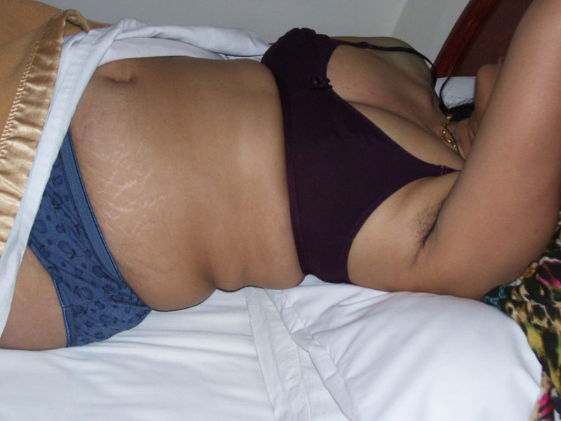 Hot Indian Babe Mona Naked On Bed