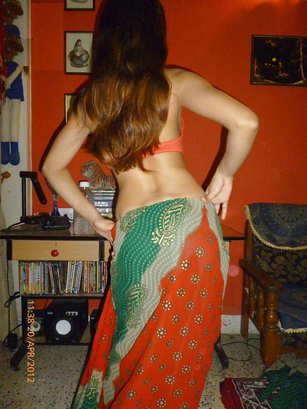 Hot Indian Bhabhi Ameesha Stripped Naked