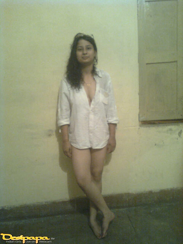 Beautiful Indian Girl Without Bra Posing Hot