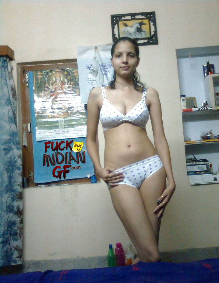 Hot Indian Shashi Bhabhi Naked For Boyfriend