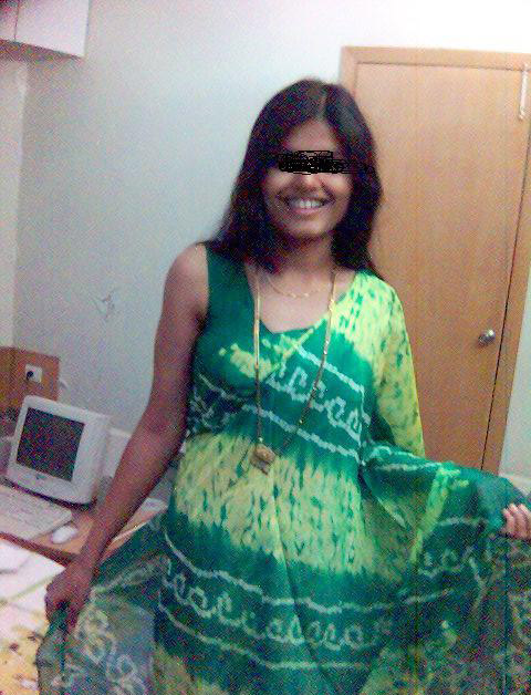 Sexy Indian Housewife Wearing Sexy Sari