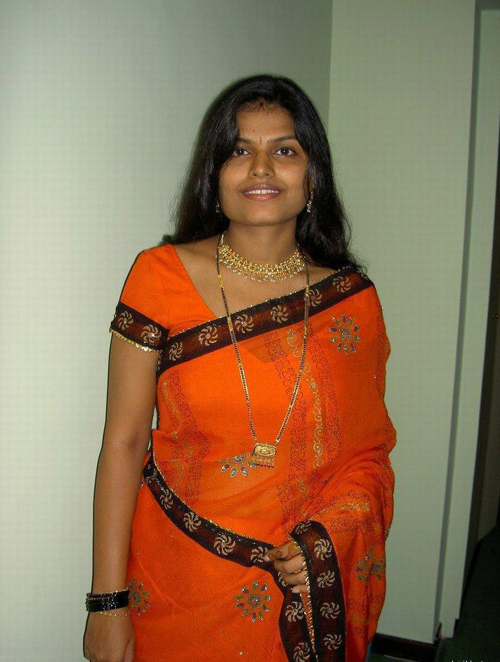 Sexy Indian Housewife Wearing Sexy Sari