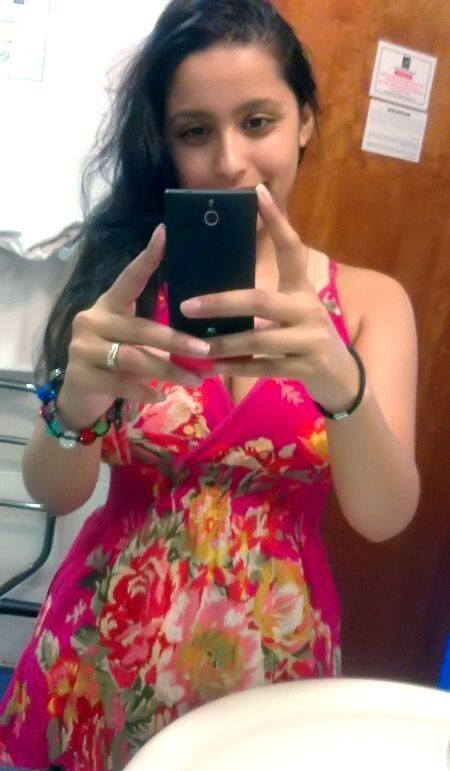 Hot Indian Asiya Showing Big Boob