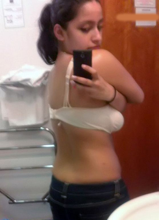 Hot Indian Asiya Showing Big Boob