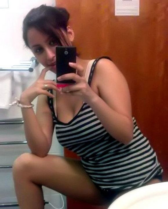 Hot Indian Asiya Showing Big Boob