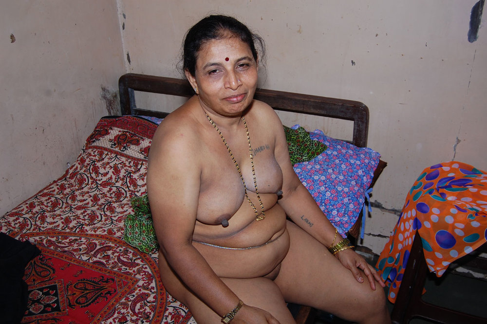 Indian Mature Aunty Yashoda Nude Pics
