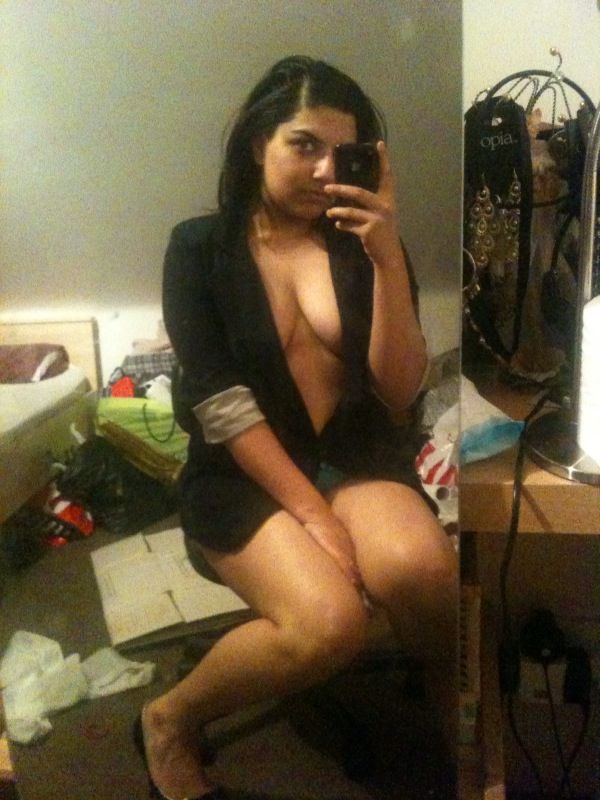 Chubby Indian Girl Taking Nude Selfies