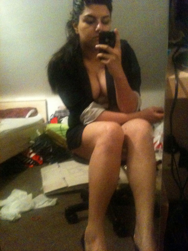 Chubby Indian Girl Taking Nude Selfies
