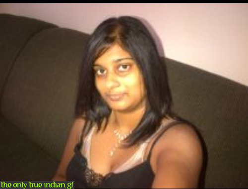 Horny Indian Sohna Bhabhi Boob Show On Cam