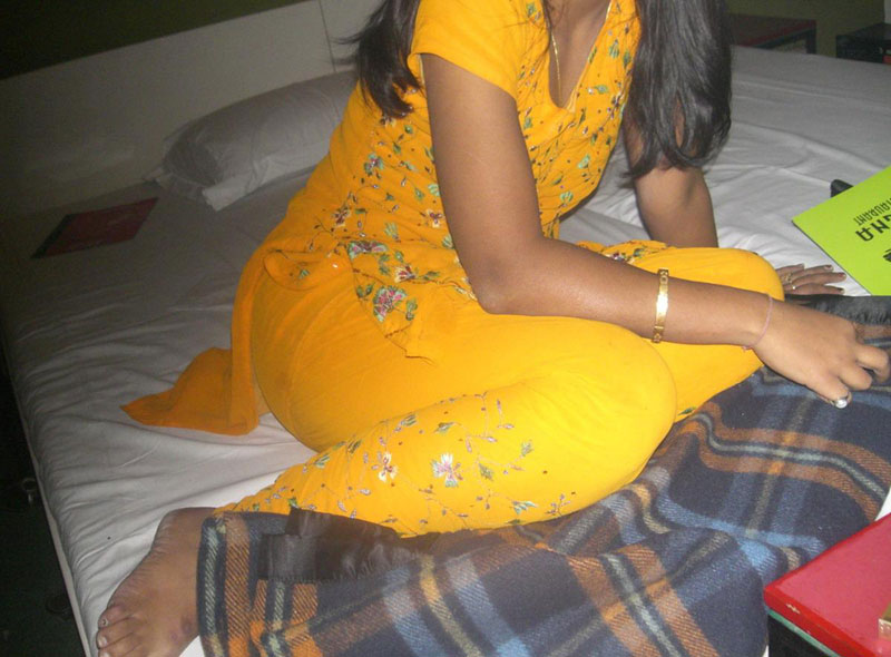 Horny Indian Babe Sangita Boob Show