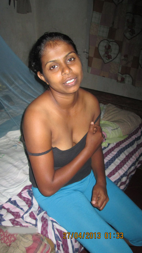 Dark Indian Babe Giving Blowjob To Lover