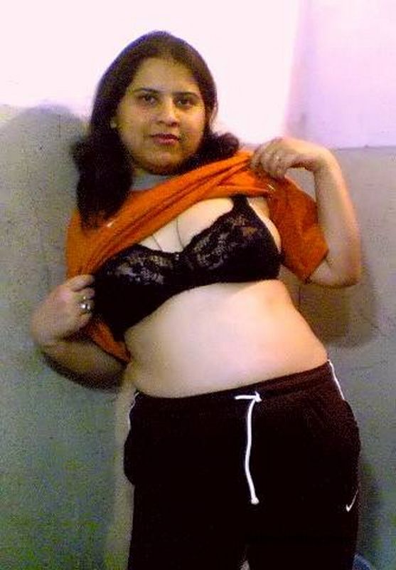 Hot Sarita Bhabhi Nude Fucked By Hubby