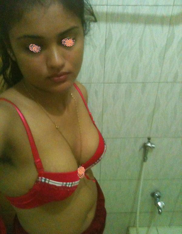 Hot Indian Girlfriend Chandika Nude Pics Leaked