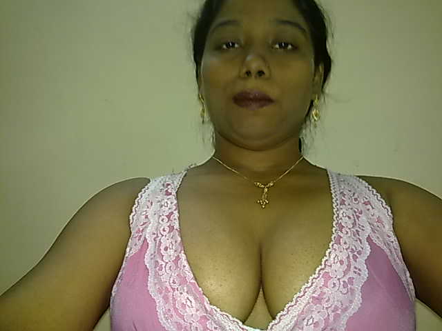 Hot Indian Dusky Aunty Asset Show