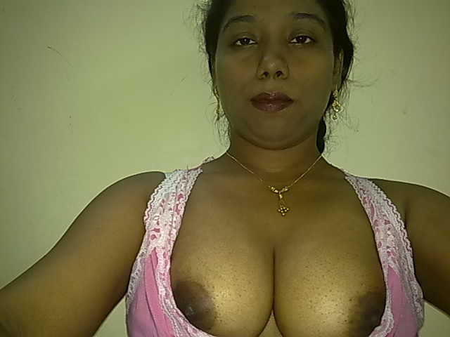 Hot Indian Dusky Aunty Asset Show
