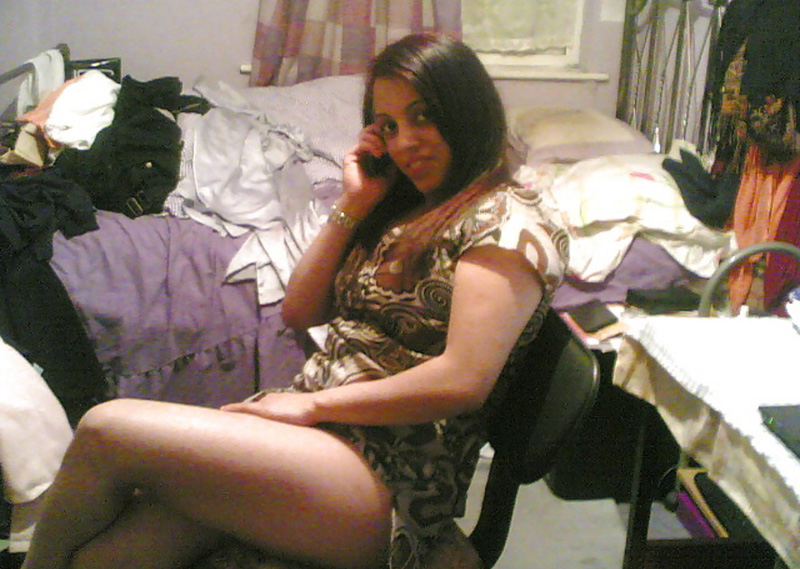 Horny Indian Tanishka Bhabhi Naked At Home