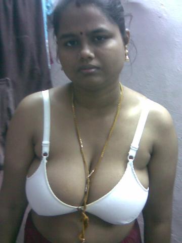 Indian Big Boob Shy Aunty Nude Pics