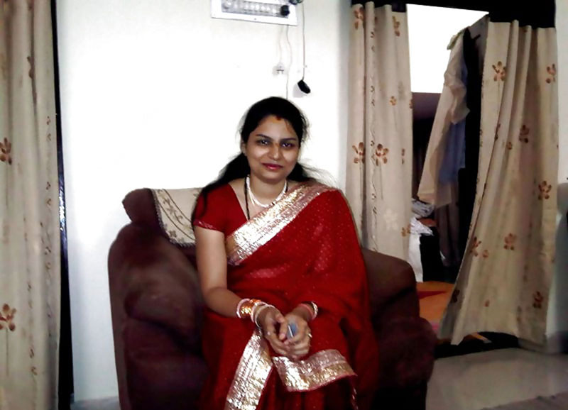 Indian Sexy Couple Leaked Honeymoon Pics