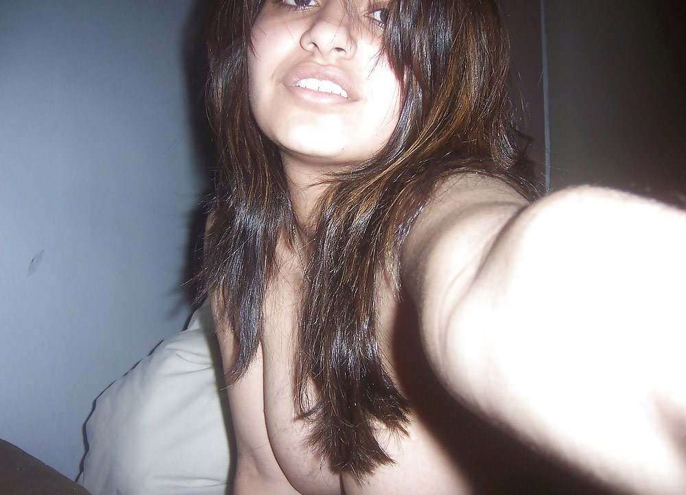 Hot Figure Indian Babe Janki Nude Selfies