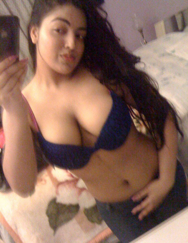 Indian Girl Rachna Showing Her Big Boobs