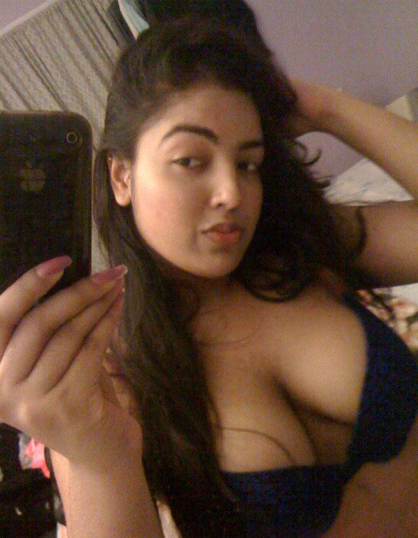 Indian Girl Rachna Showing Her Big Boobs