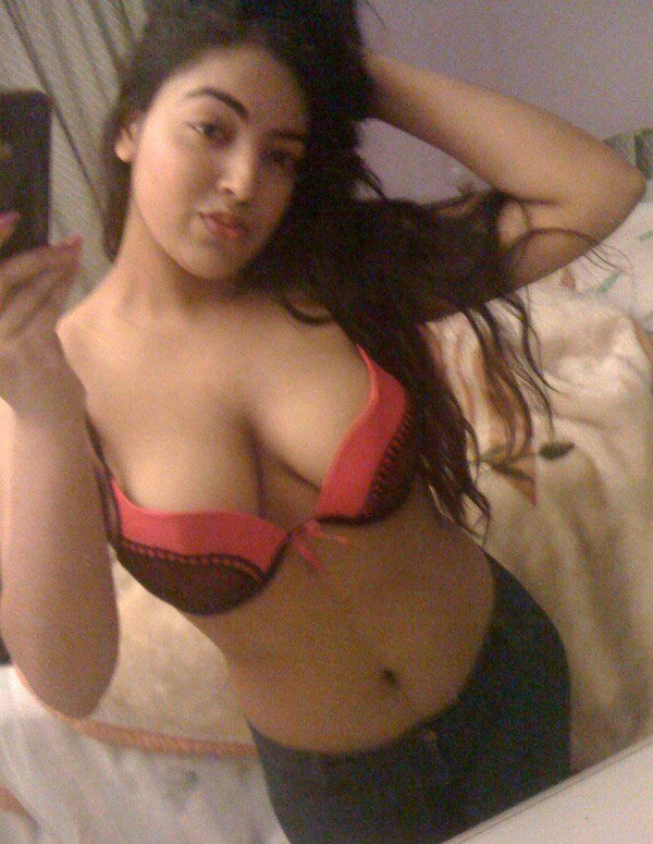 Indian Girl Rachna Showing Her Big Boobs