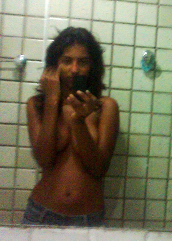 Indian Girl Rekha Taking Nude Selfies