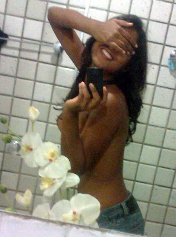 Indian Girl Rekha Taking Nude Selfies