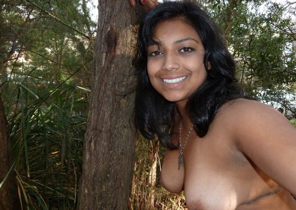 Plump Indian Girl Getting Naked In Jungle
