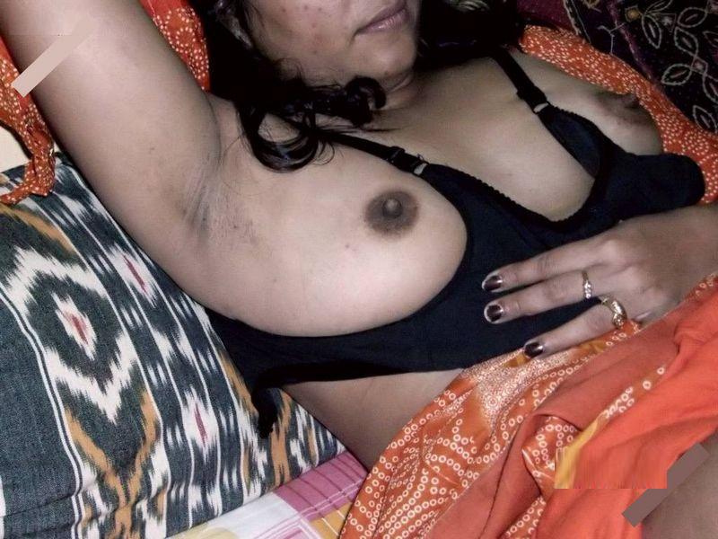 Hot Indian Nude Natasha Showing Pussy