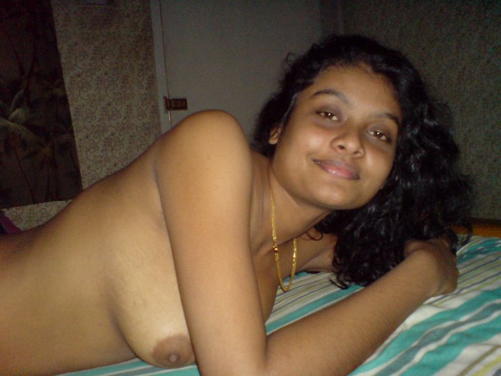 Sexy Indian Girl Lakshmi Nude Selfies