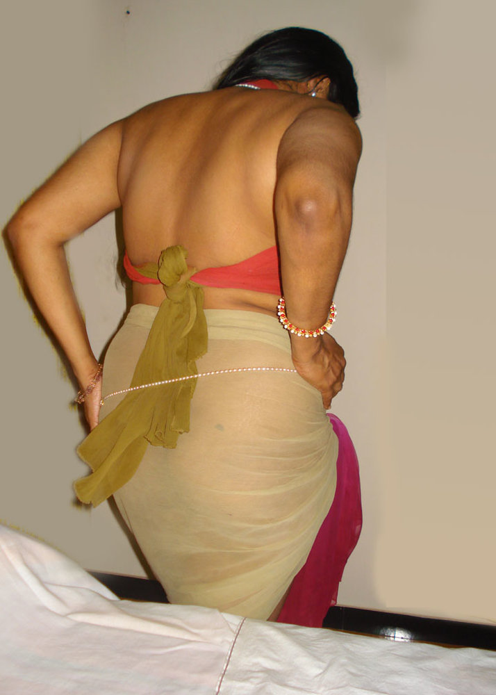 Delhi Hot Aunty Uma Mehta Sari Stripping Naked