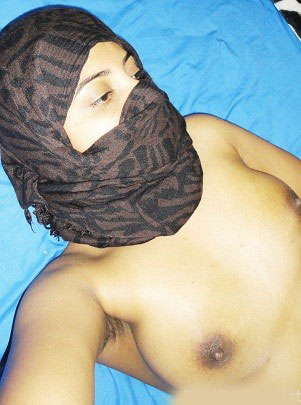 Indian Girl Madiha Showing Her Boobs